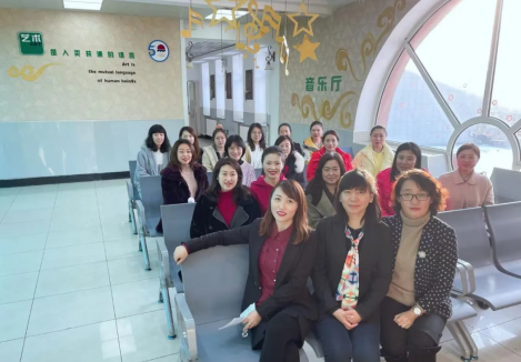 “夯實素質(zhì)基礎 提升專業(yè)能力”解放大學區(qū)學科教師培訓(英語)